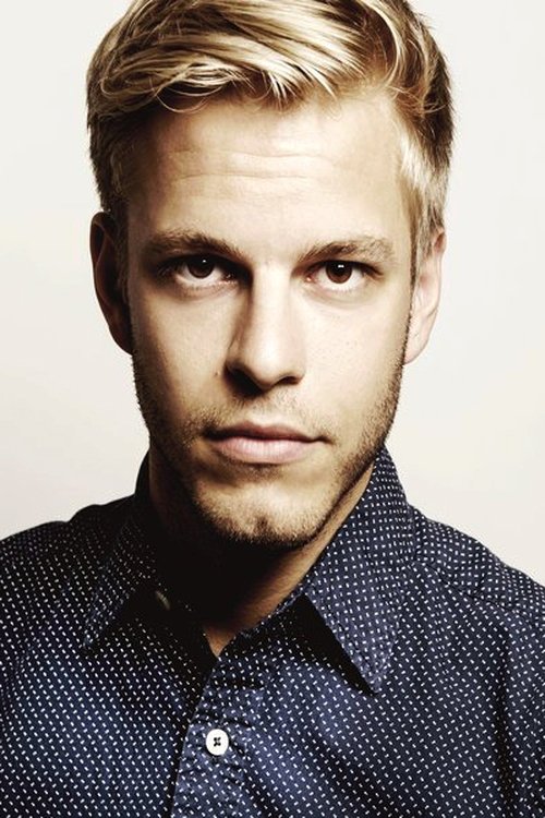 Giles Cooper as Bernard