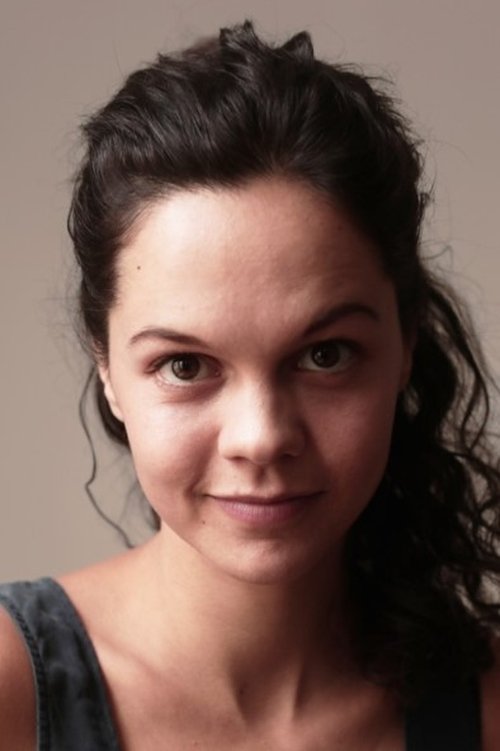 Délia Espinat-Dief as Shelby Petiot