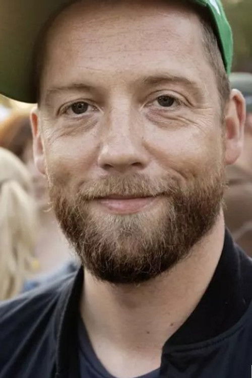 Kasper Eistrup as Himself