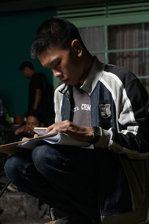 Lindo Habie as People in the Corridor