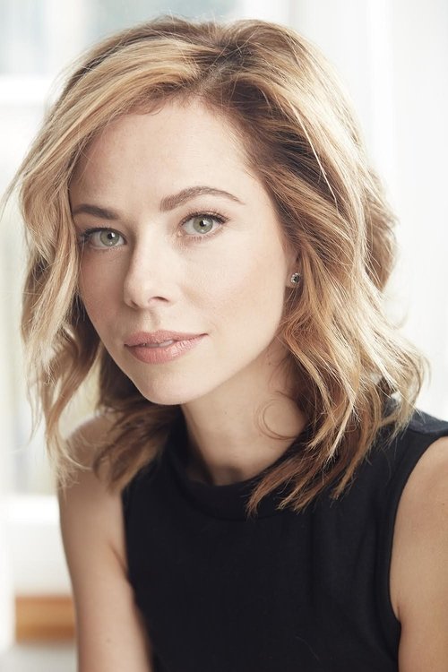 Dasha Flynn as Solene