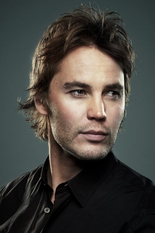 Taylor Kitsch as Ben Edwards