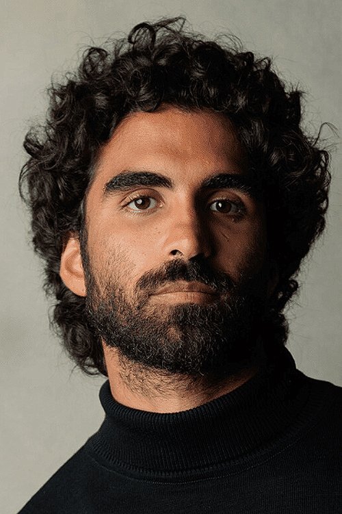 Vitor Sampaio as Tião