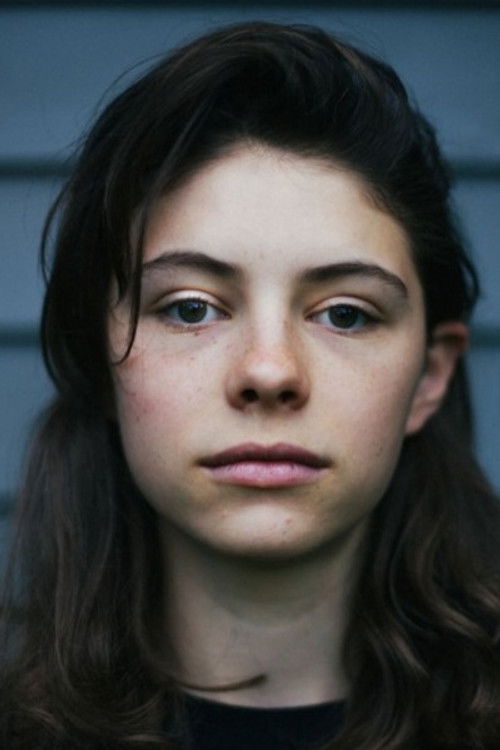 Lilli Biedermann as Woman