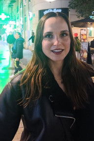 Ana Garijo as Estitxu