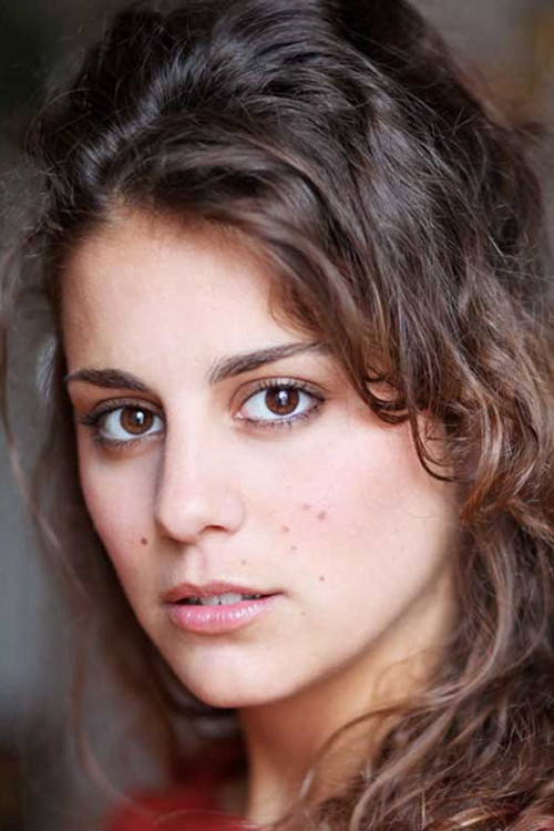 Lou Chauvain as Clara