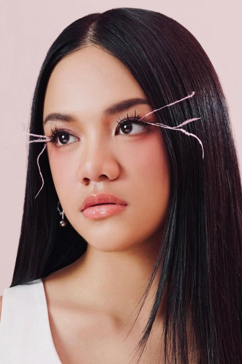 Neona Ayu as Tiffanie