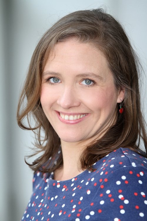 Nana Spier as Bonnie