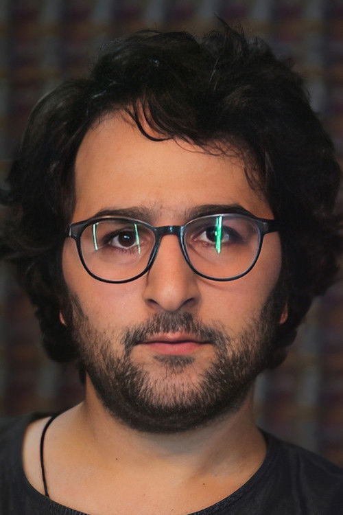 Naser Sajjadi Hosseini as Doctor