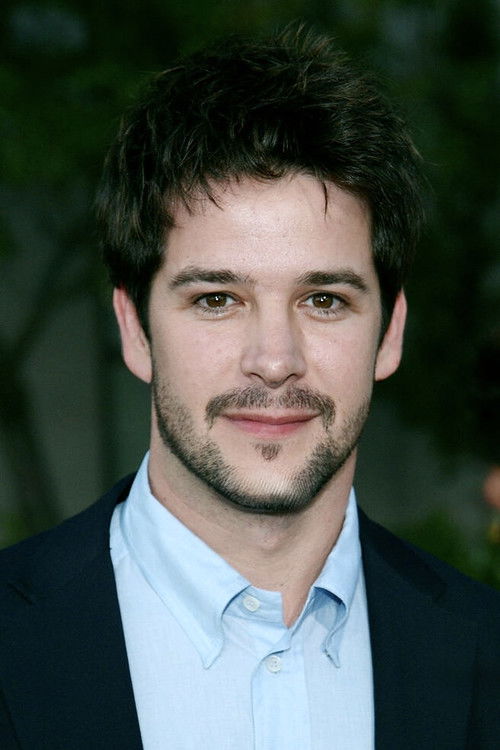 Murilo Benício as Leonardo de Barros Mota (Léo)