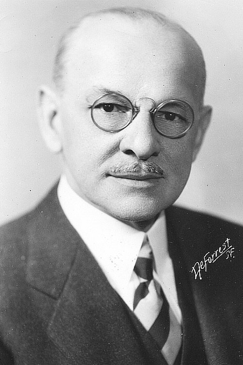 Robert McWade as Alden 'Cappy' Ricks