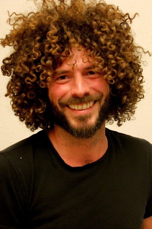 Andrés Berlanga as Manolo