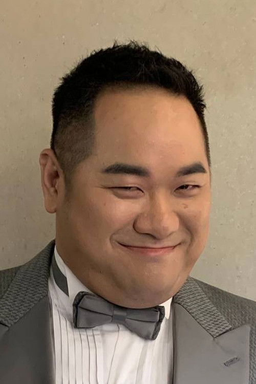 Xia Da Bao as Howard HAO