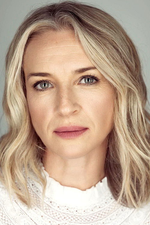 Ever Carradine as Kelly Ludlow