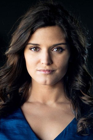 Leonor Rolla as Inês