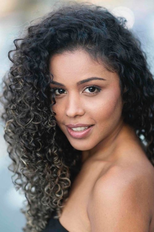 Camila Monteiro as Cris