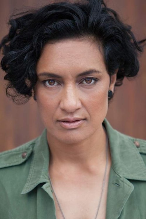 Nikki Si'ulepa as Marty