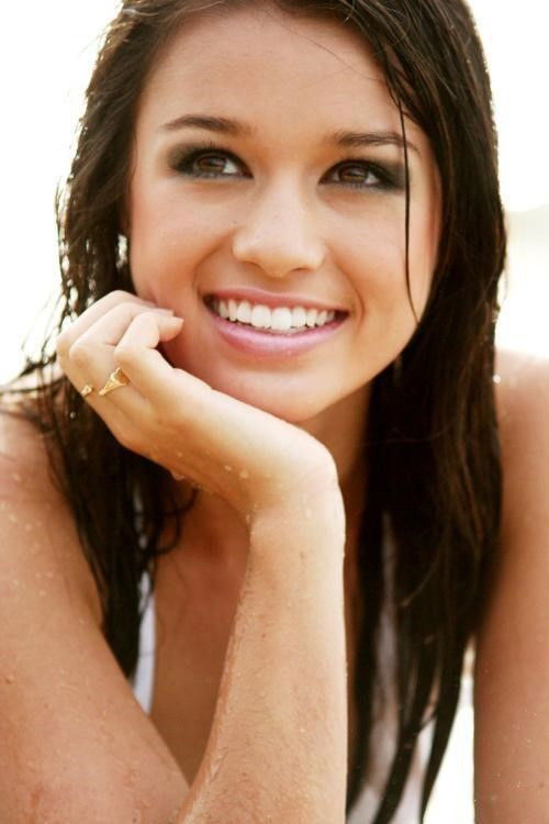 Chanelle Bianca Ho as Mitzi