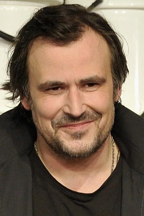 Bartosz Opania as homoseksualista Bartek