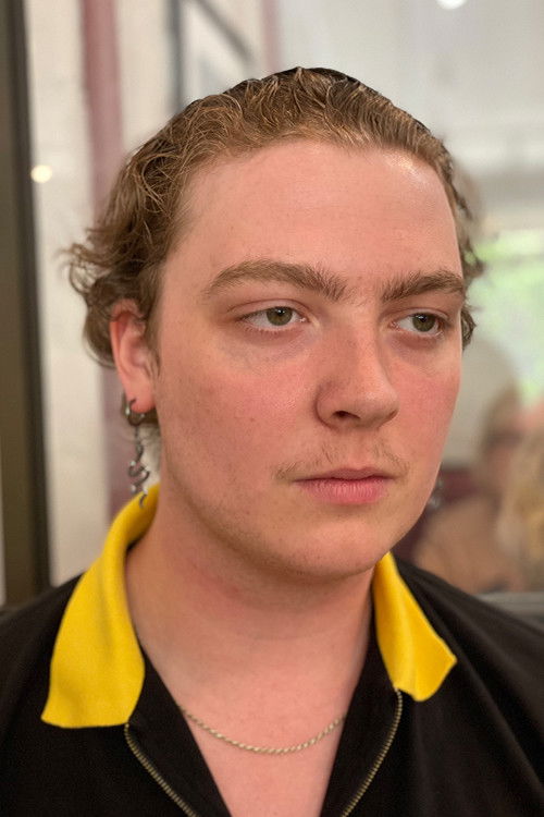 Clyde Jennings as Extra