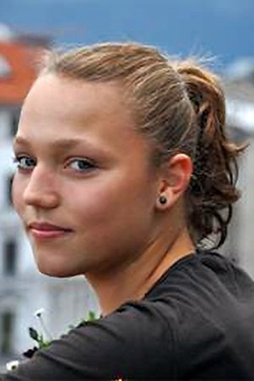 Talisa Lilly Lemke as Lilli Lange