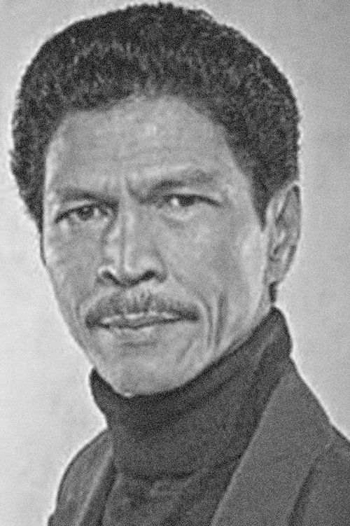 Eman Manan as Raja Iskandar