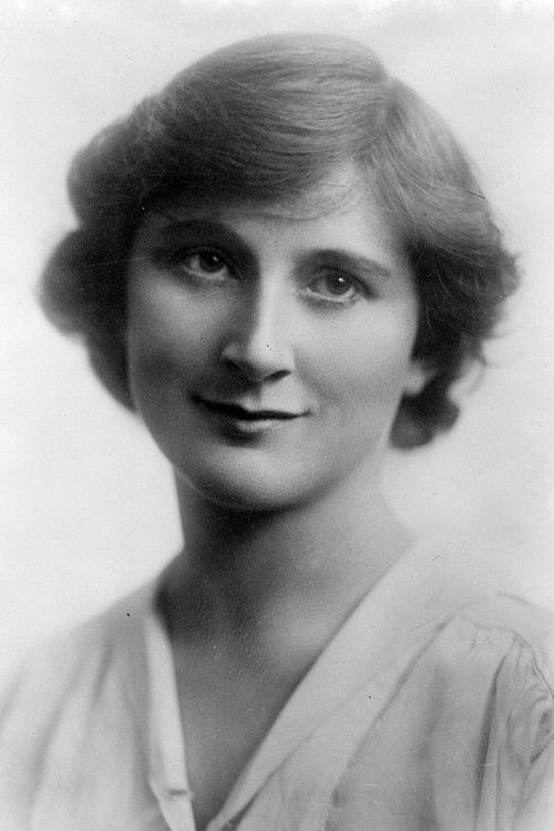 Elizabeth Valentine as Minerva Clay