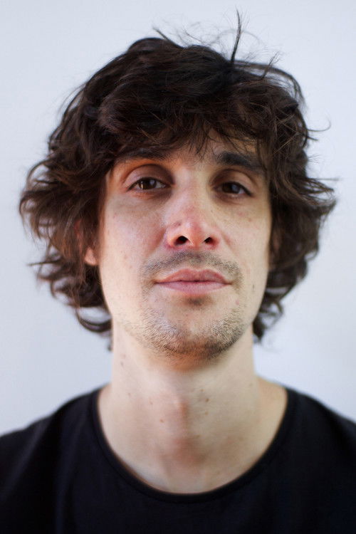 Luis Alberto Heras as Luis