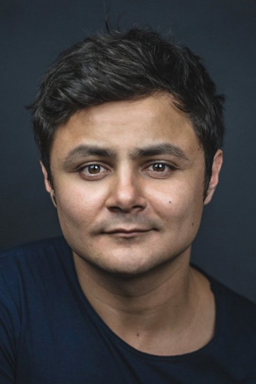 Arturo Castro as Vinny