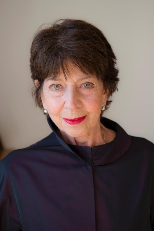 Silvia Fenz as Optician Customer