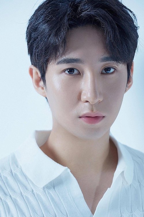 손동제 as Kim Dong-min