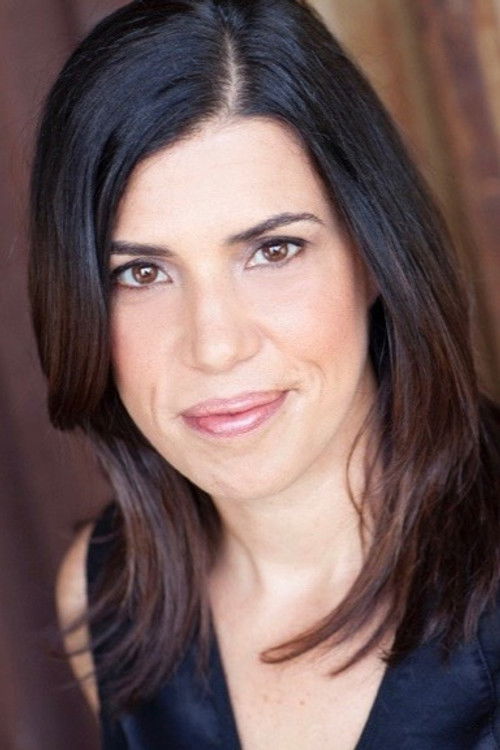 Alice da Cunha as Cleaner