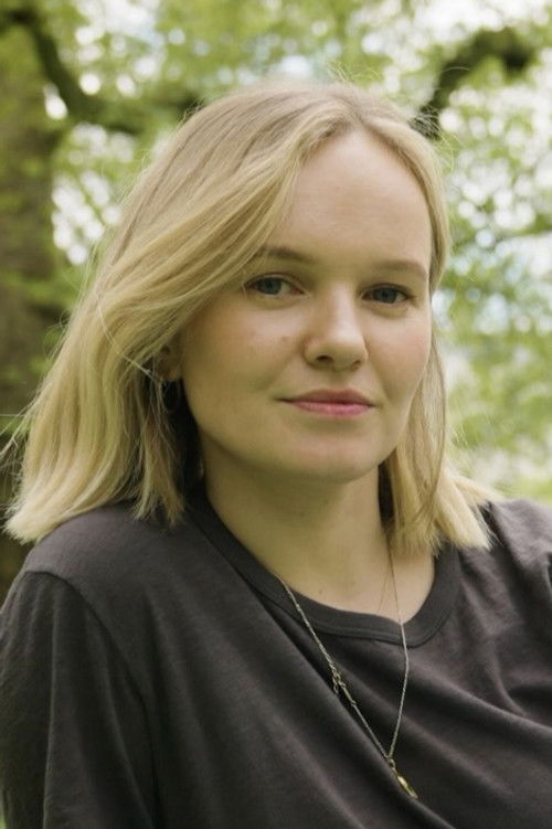 Miranda Horn as Dollie