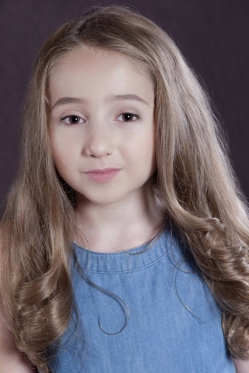 Laurel Griggs as Evelyn's Daughter