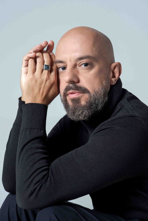 Renato Turnes as Lobo