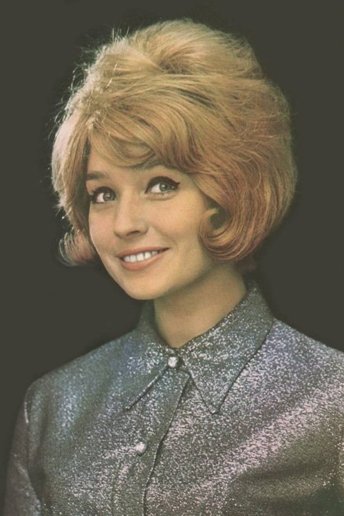 Ina Martell as Second Engaged Girl