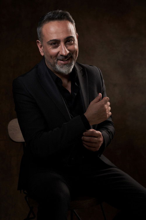 Firat Turgut as Levent