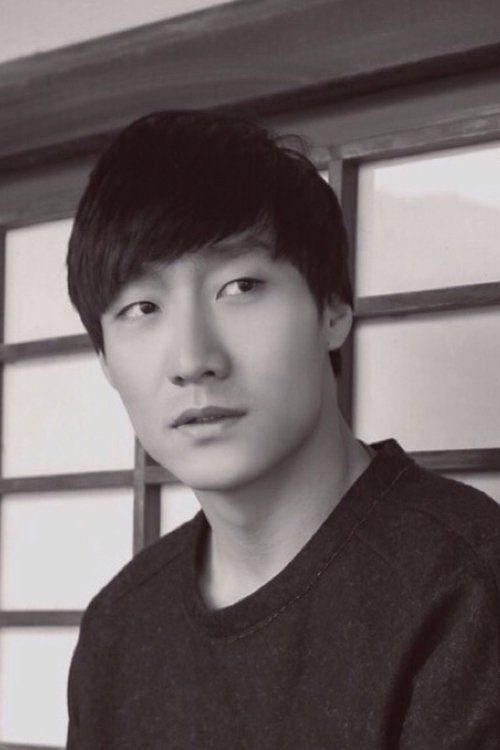 Zhang Aoyue as Ren Liu