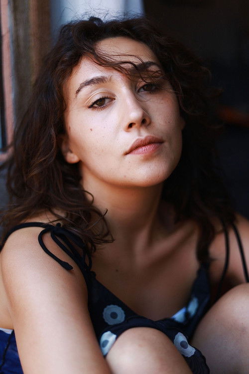 Sara Machado as Sofia