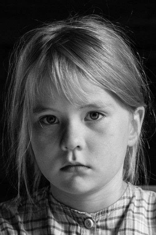 Agafia Niemenmaa as Je'vida as a child