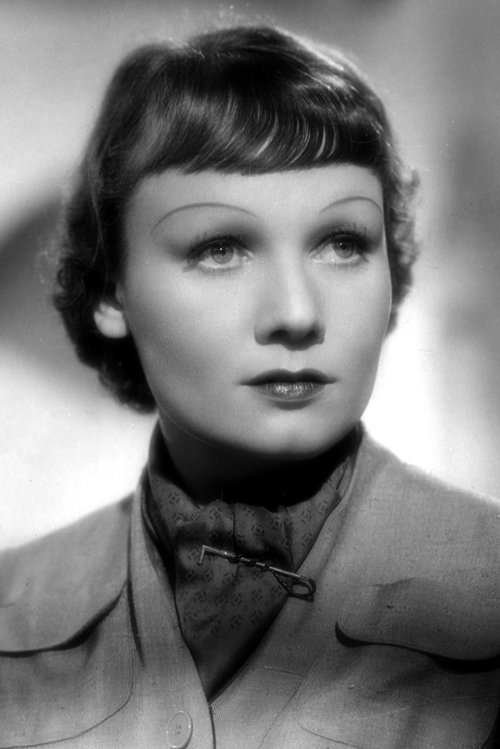 Carla Rust as Charlotte Jülich