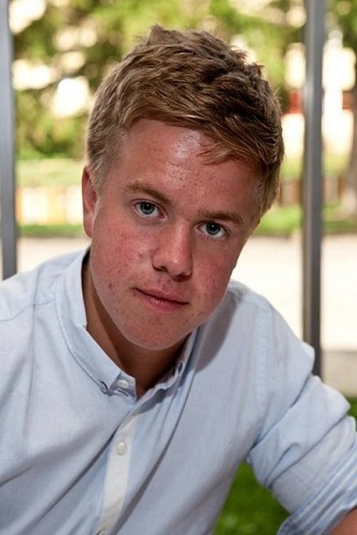 Nick Shirm as Michael Hempel