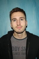 Jonatan Öhlin as Jonas