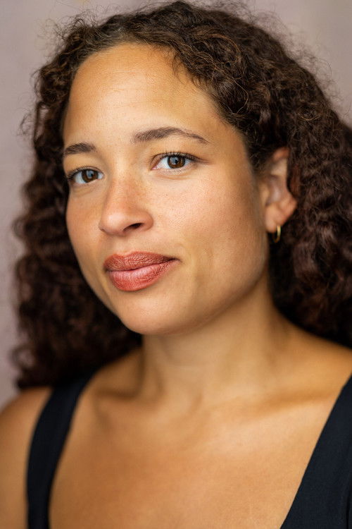 Georgia Landers as Zia