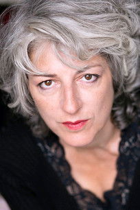 Claire Loiseau as Véra