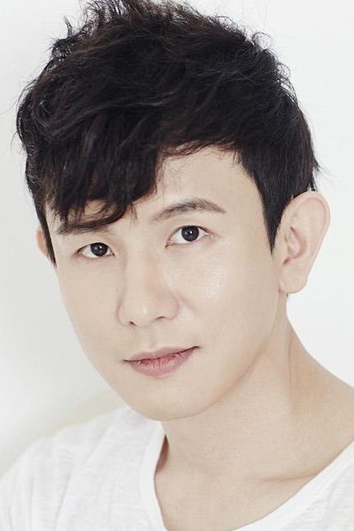 Kim Lee-woo as 