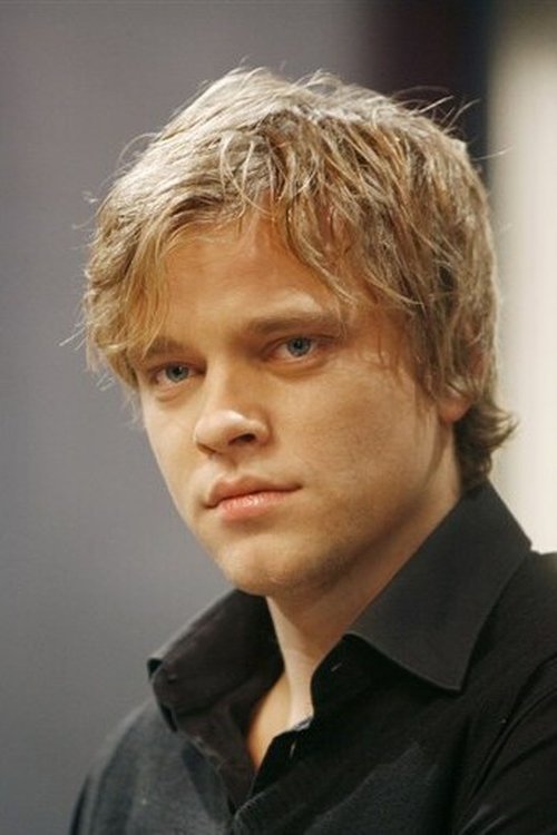 Sander Foppele as Mike / David Berinni