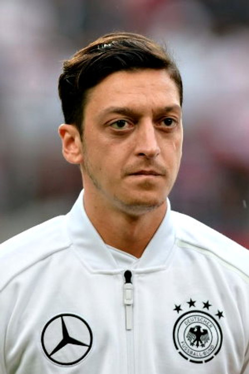 Mesut Özil as Self