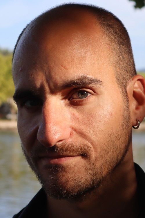 Lizartonne as Avelino y humano