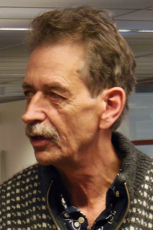 Thomas Lundqvist as fröken Velma Blüchner